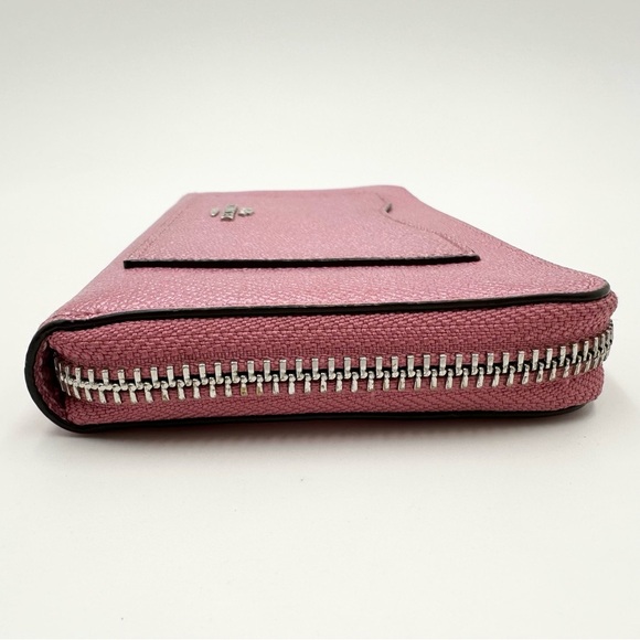 Coach Crossgrain Leather Accordion Zip Wallet
Metallic Antique Blush F21068 - Picture 10 of 15